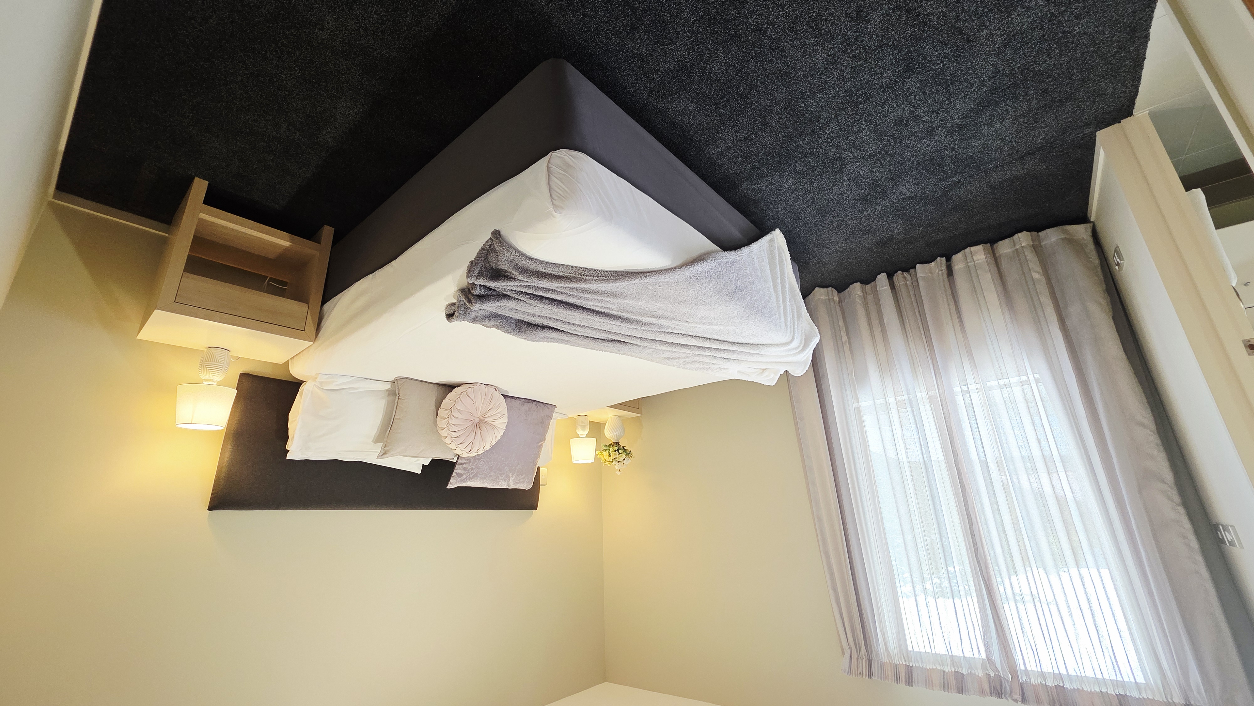 1-Bedroom Apartment